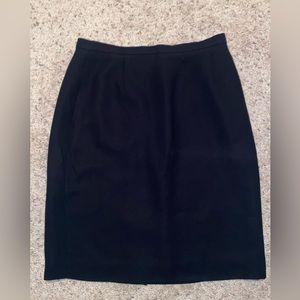 Collectibles Casual Corner Woman’s Black Pencil Skirt Size 10